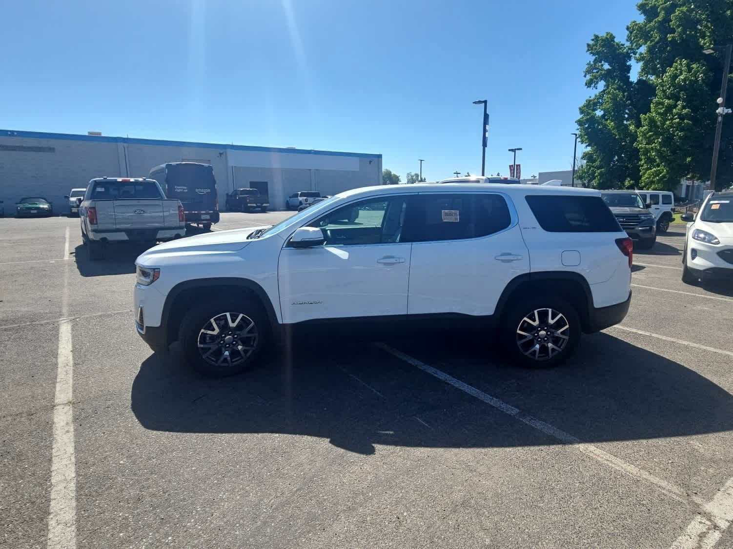 Used 2022 GMC Acadia SLE FWD image 5
