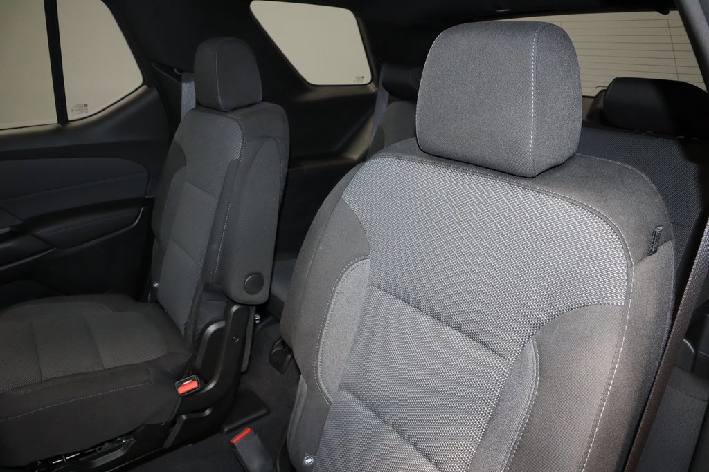Used 2023 Chevrolet Traverse LT image 16
