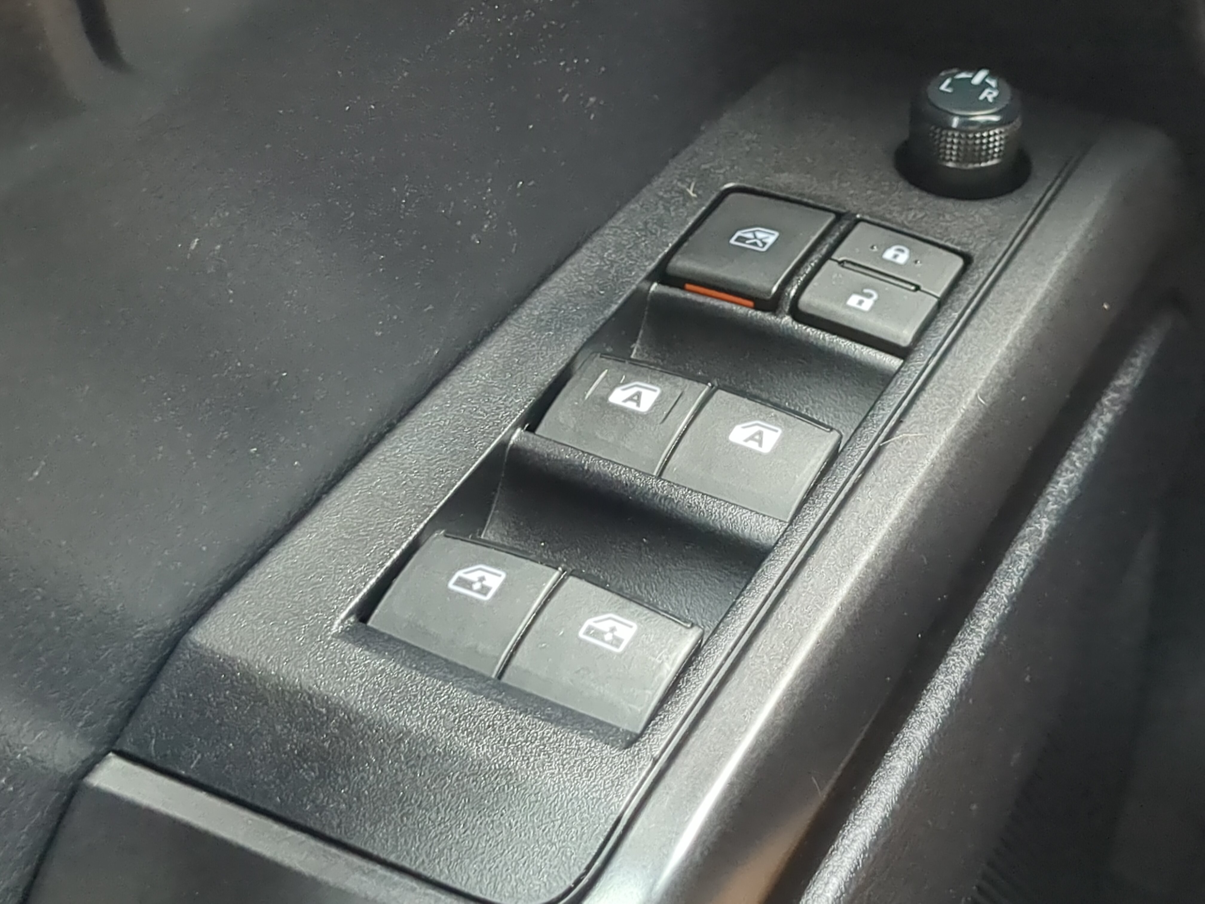 Used 2020 Toyota Tacoma TRD Off-Road AWD/4WD image 21