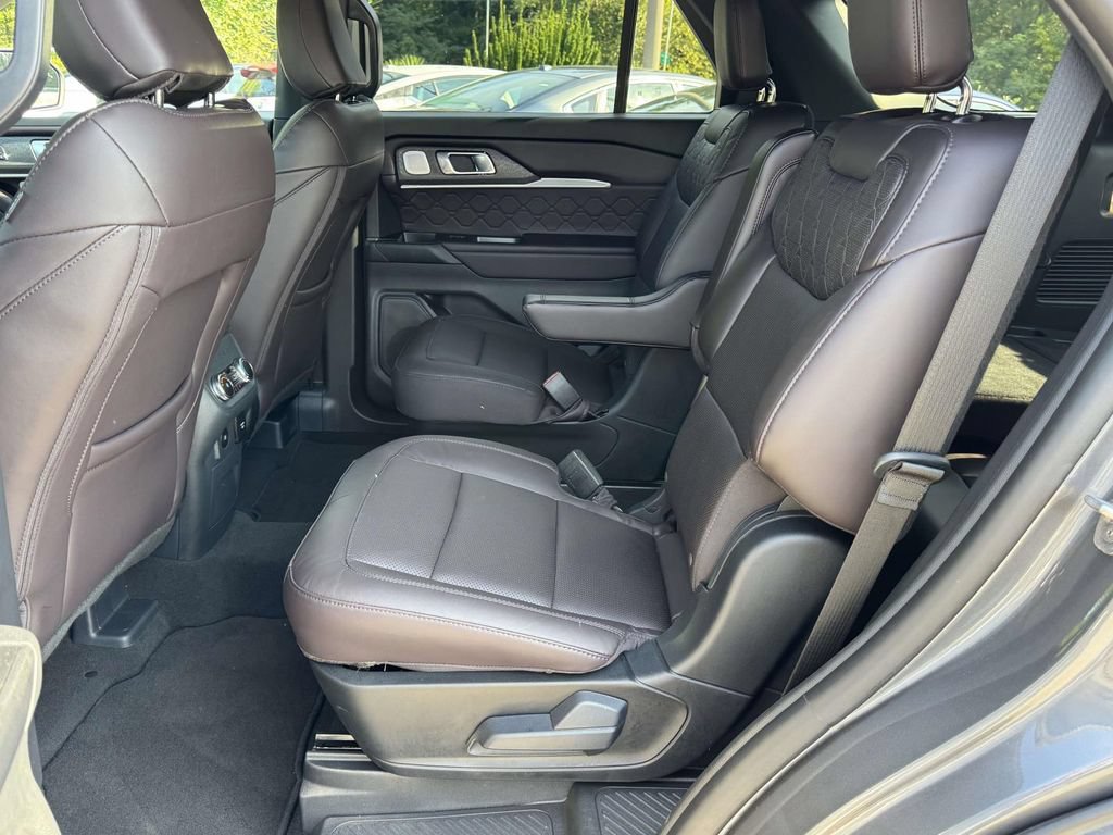 Certified 2026 Ford Explorer Platinum w/ LUX Leather Package AWD/4WD image 19