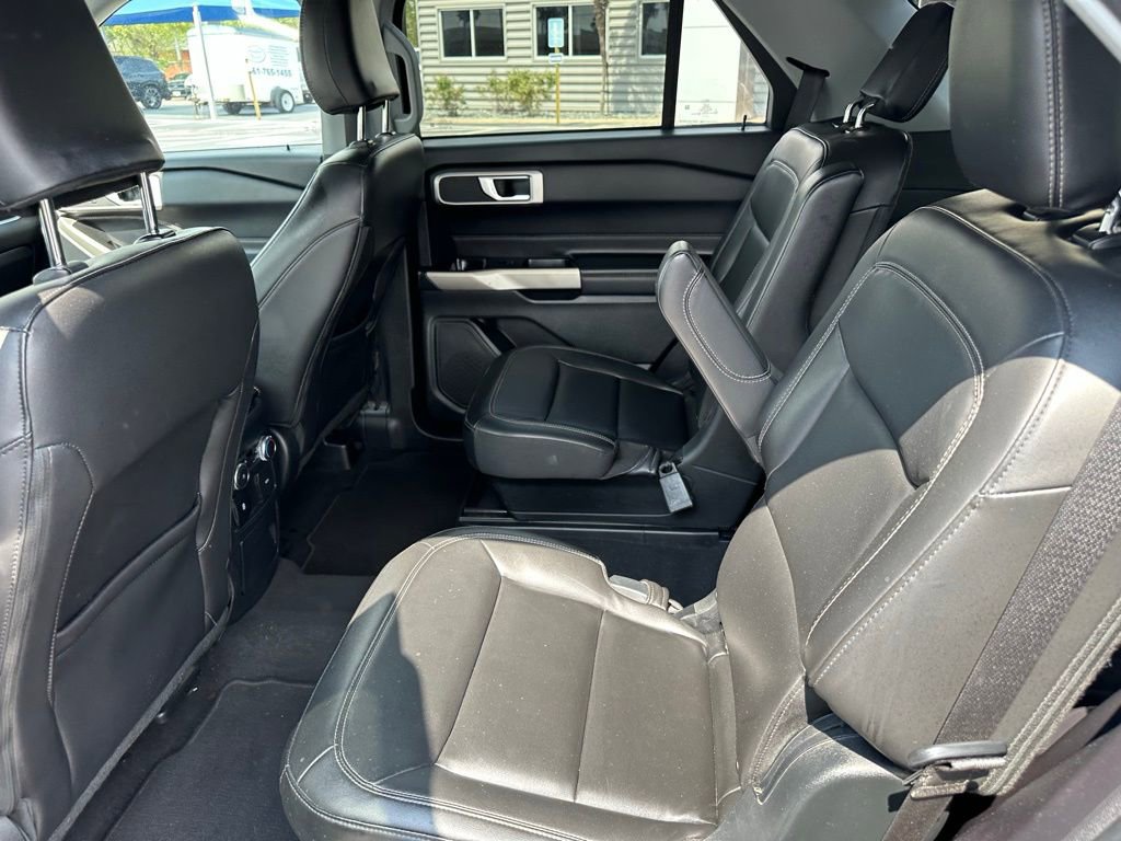 Certified 2022 Ford Explorer XLT w/ Equipment Group 202A RWD image 17