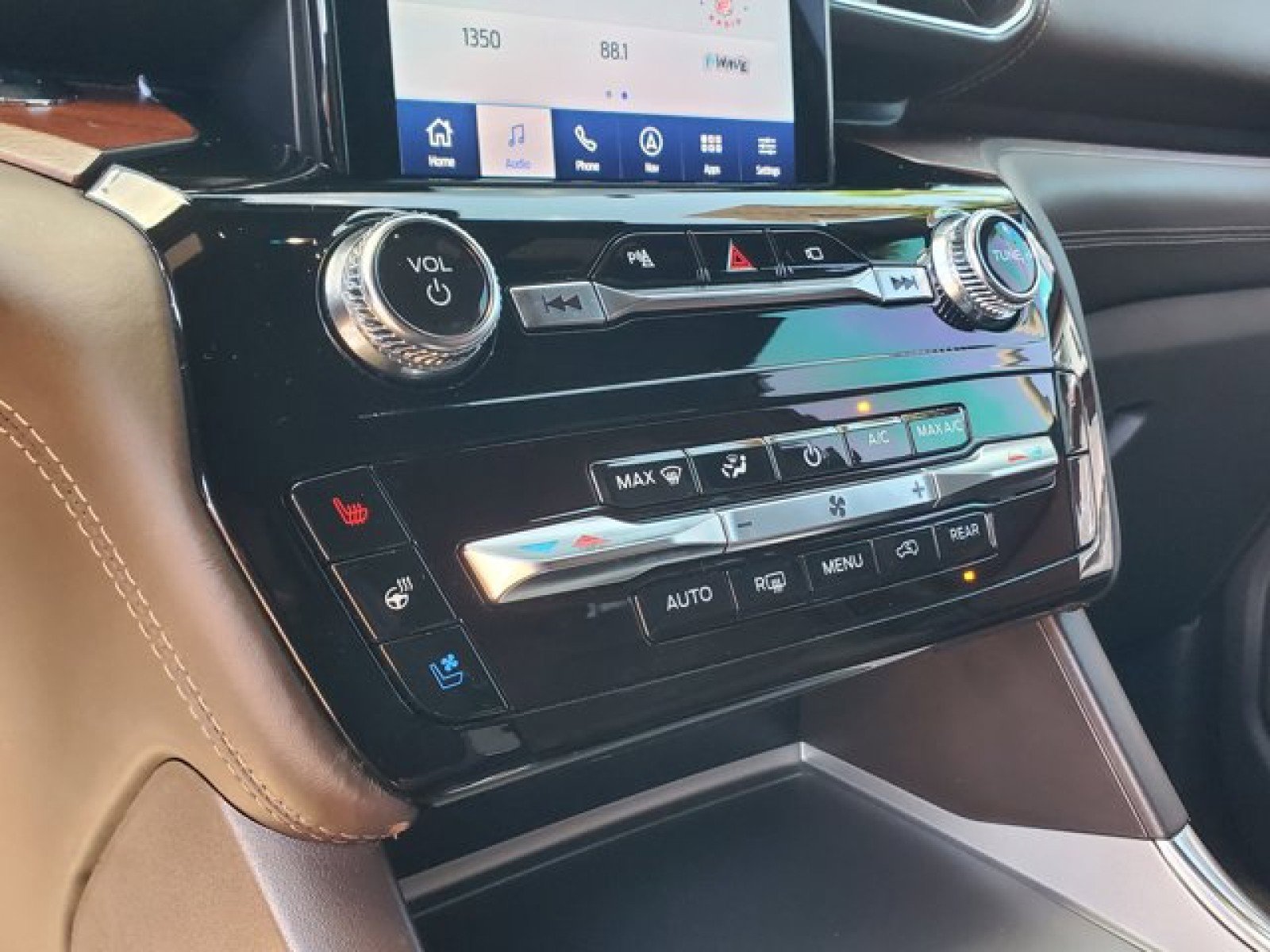 Certified 2023 Ford Explorer King Ranch w/ Technology Package image 26