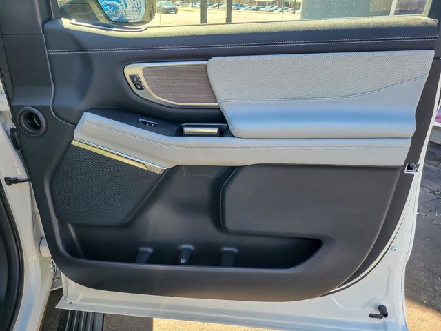 Certified 2025 Ford Expedition Platinum w/ Platinum Ultimate Package image 30