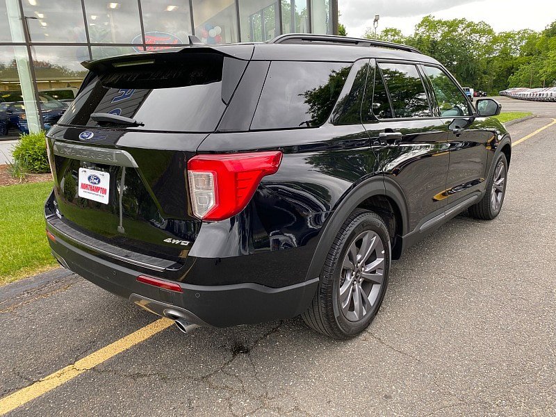 Certified 2023 Ford Explorer XLT w/ Equipment Group 202A AWD/4WD image 7