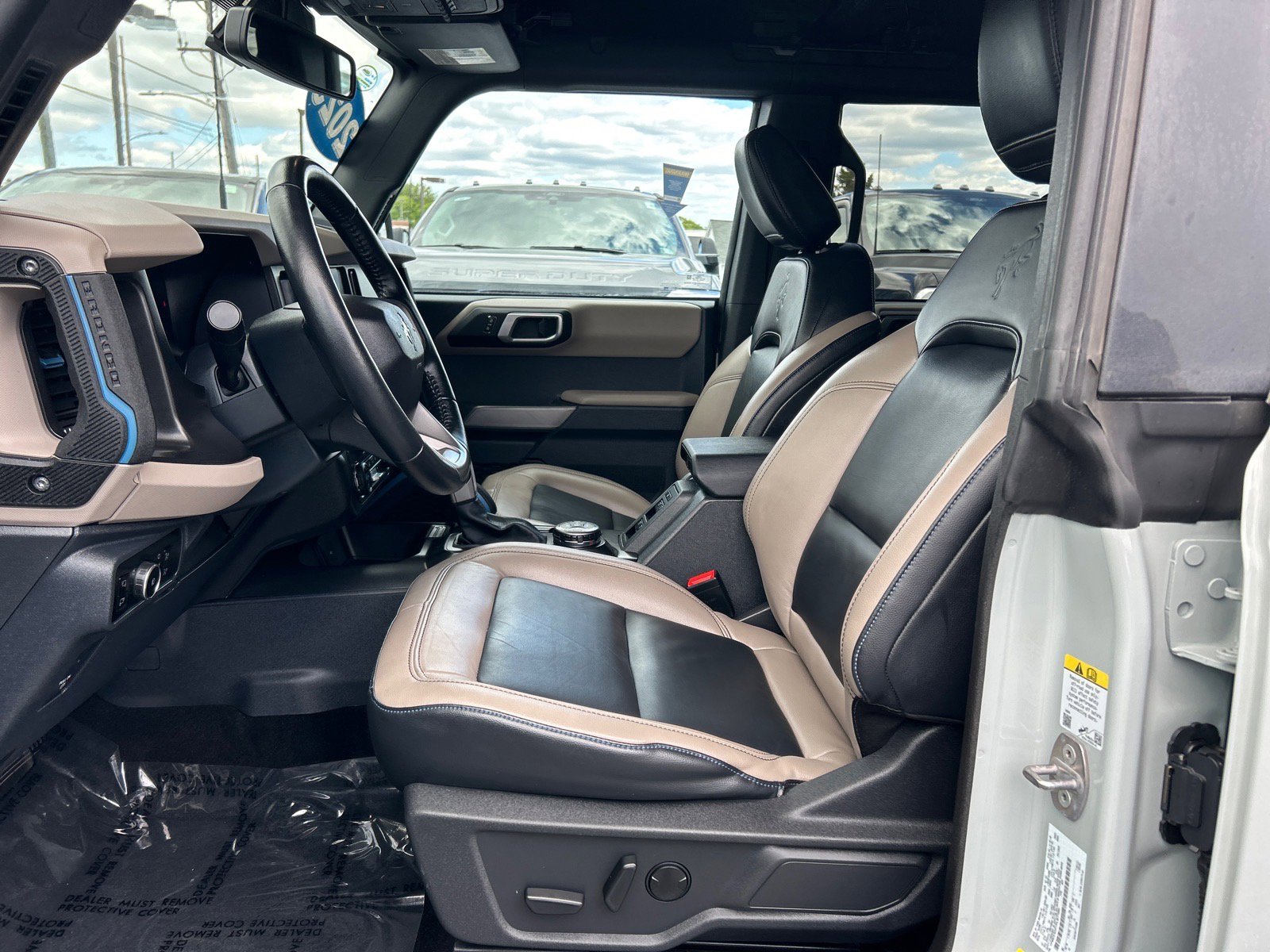 Certified 2023 Ford Bronco Wildtrak AWD/4WD image 8