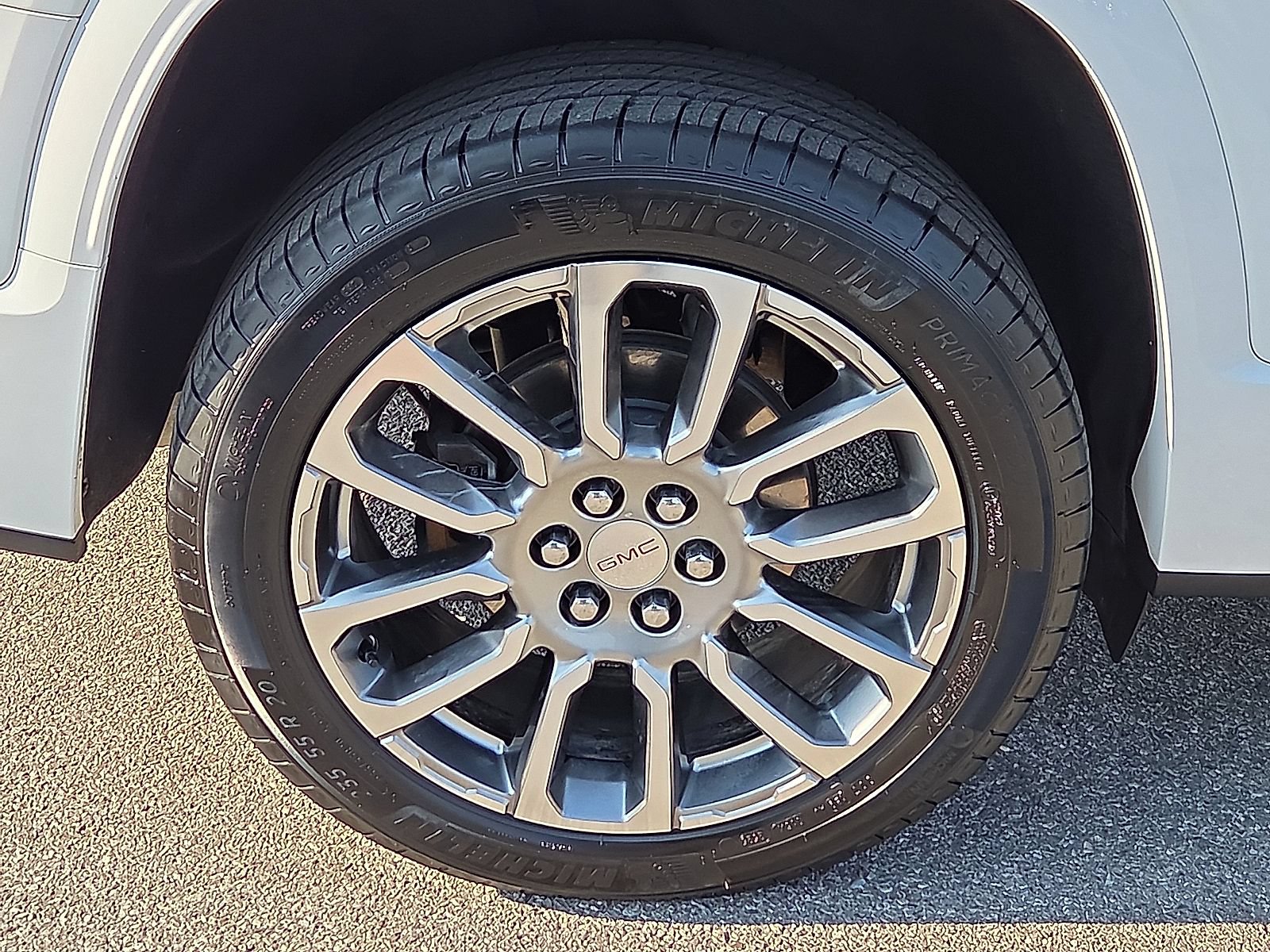 Used 2023 GMC Acadia Denali FWD image 7
