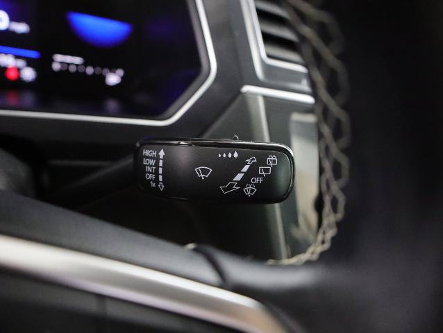 Used 2022 Volkswagen Tiguan SE AWD/4WD image 17