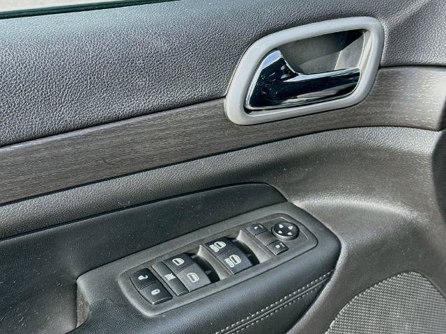 Used 2018 Jeep Grand Cherokee Laredo AWD/4WD image 12