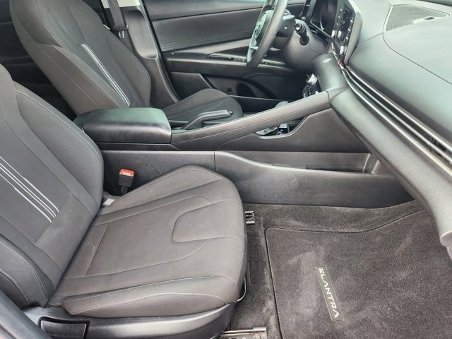 Used 2023 Hyundai Elantra SEL image 13