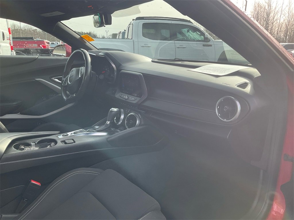 Used 2022 Chevrolet Camaro SS w/ Design Package 1 image 9