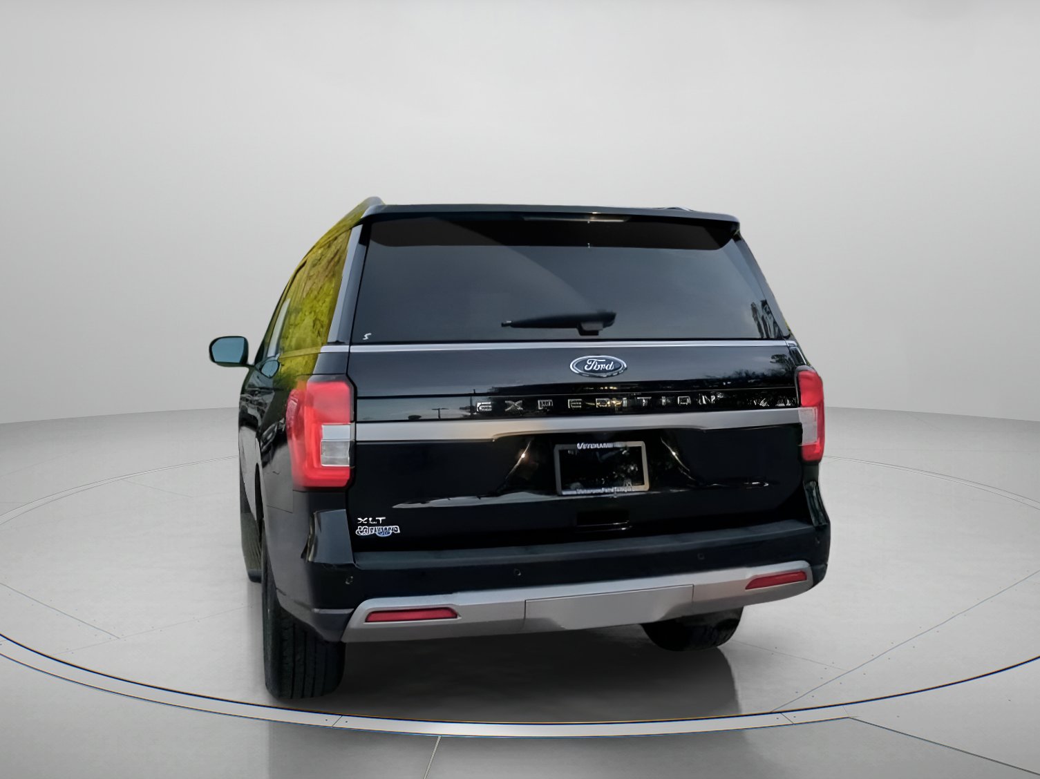 Certified 2024 Ford Expedition XLT RWD image 22