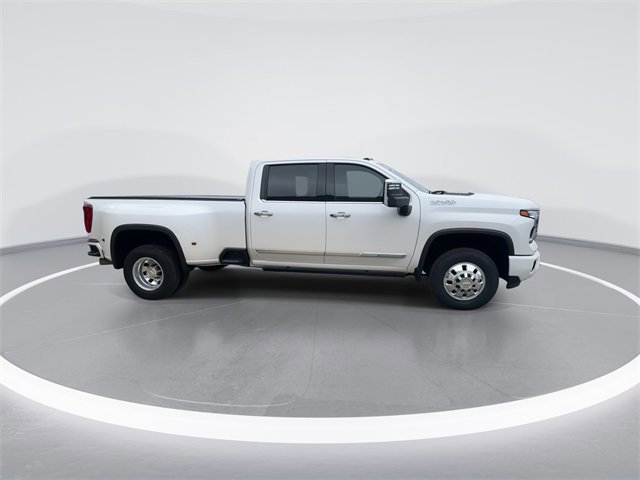 Used 2024 Chevrolet Silverado 3500 High Country w/ High Country Premium Package image 7