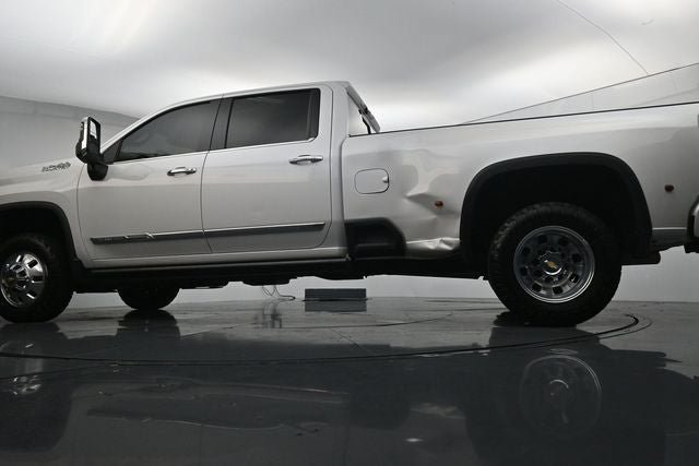 Used 2025 Chevrolet Silverado 3500 High Country w/ High Country Premium Package AWD/4WD image 34