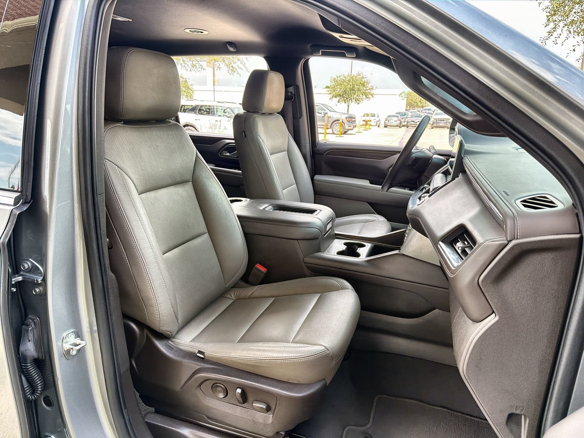 Used 2023 GMC Yukon XL SLE w/ Max Trailering Package RWD image 25
