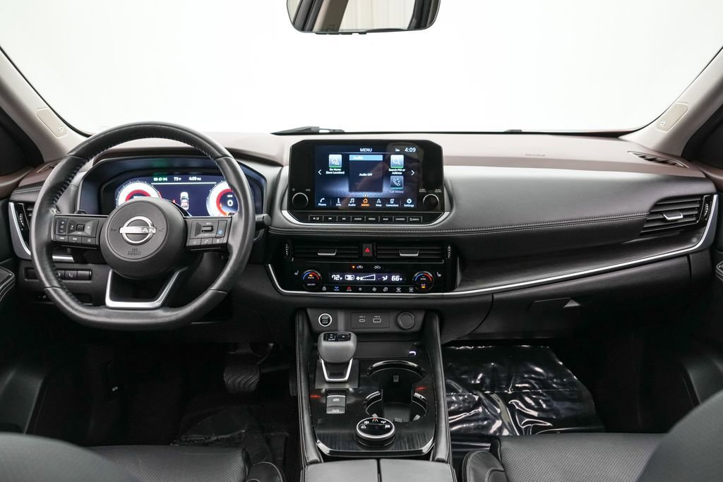 Used 2023 Nissan Rogue Platinum w/ Platinum Premium Package image 14