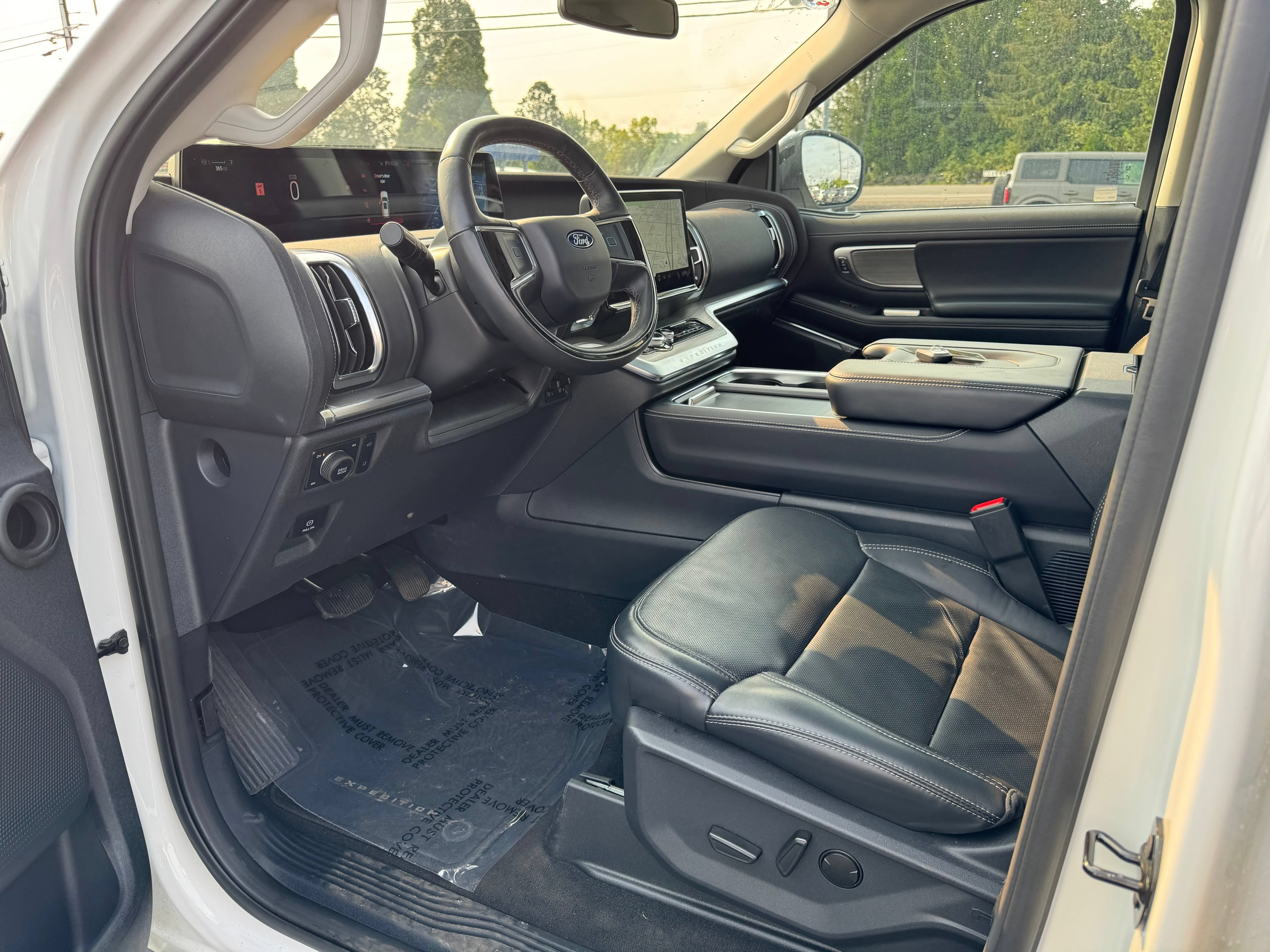 Certified 2025 Ford Expedition Max Platinum AWD/4WD image 17