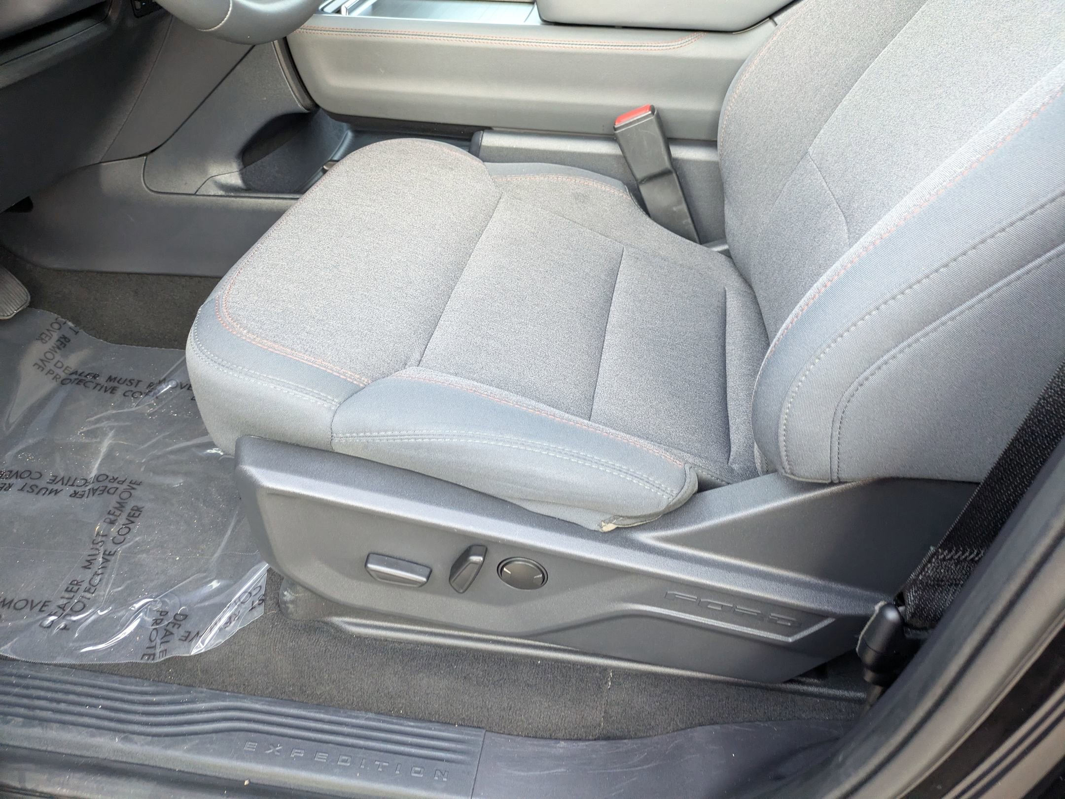 Certified 2025 Ford Expedition Active image 13