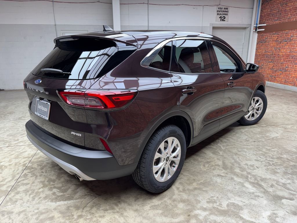 Certified 2023 Ford Escape Active AWD/4WD image 5