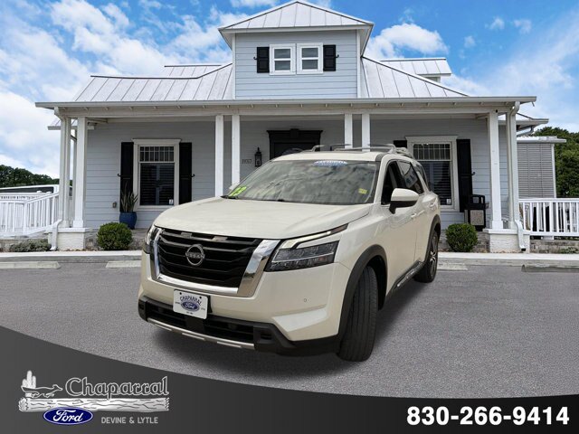 Used 2023 Nissan Pathfinder Platinum w/ Cargo Package AWD/4WD image 2