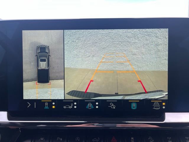 Used 2022 Chevrolet Silverado 1500 ZR2 w/ Technology Package image 13