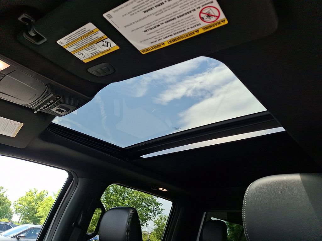 Certified 2022 Ford F350 Lariat w/ Lariat Ultimate Package AWD/4WD image 16