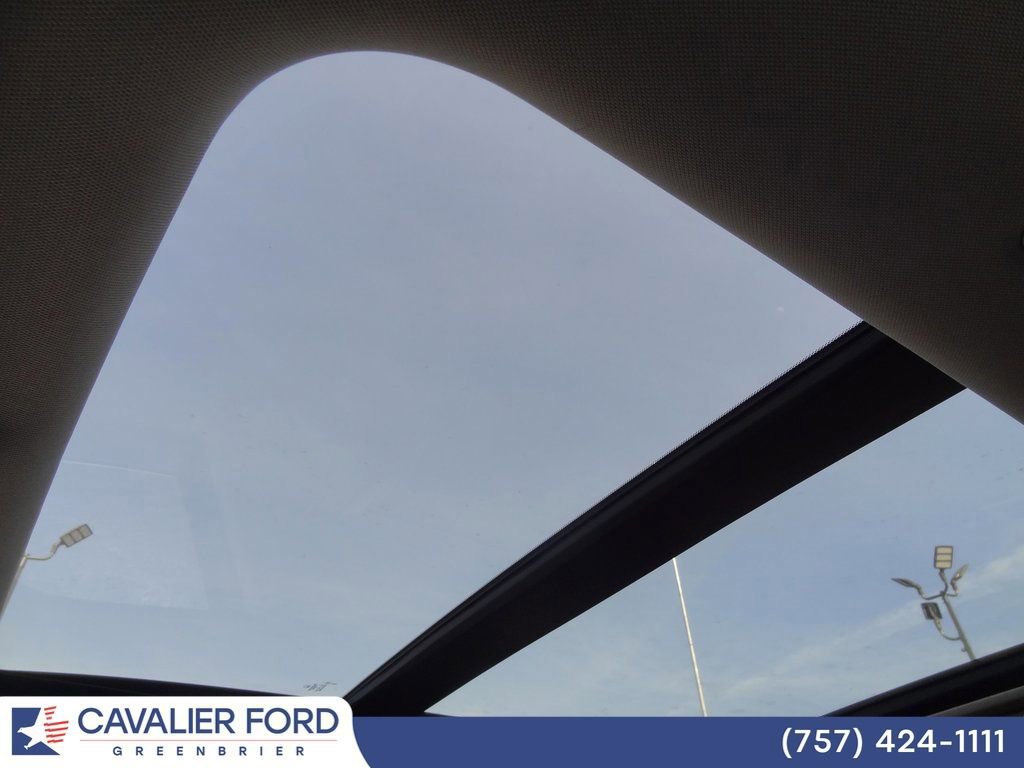 Used 2025 Honda Pilot Touring image 10