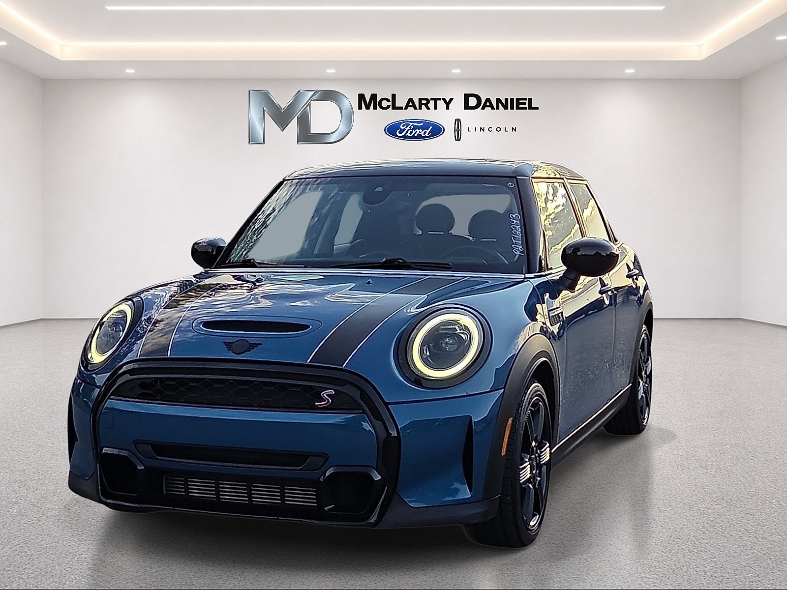 Used 2023 MINI Cooper S FWD image 2