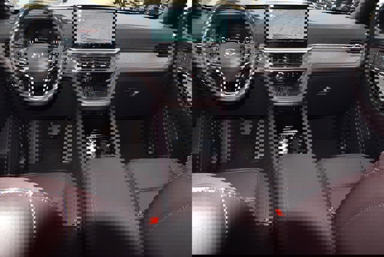 Certified 2025 Ford Explorer Platinum w/ LUX Leather Package image 17