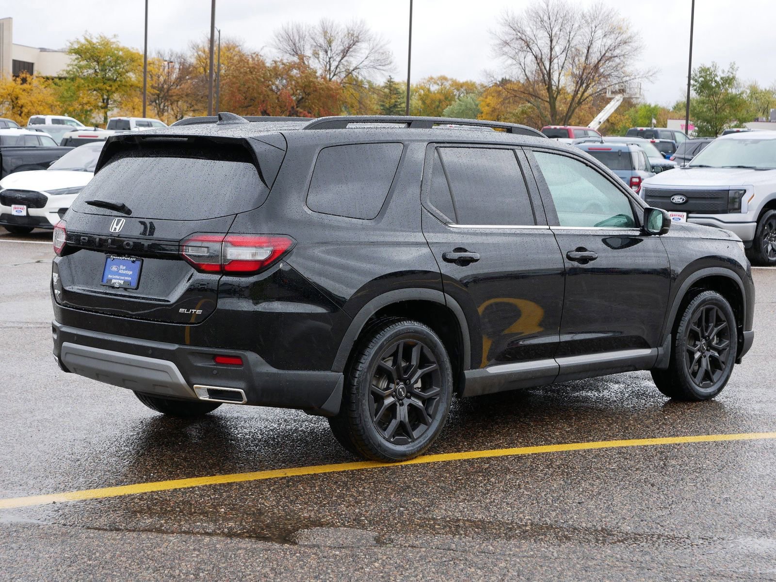 Used 2025 Honda Pilot Elite image 4