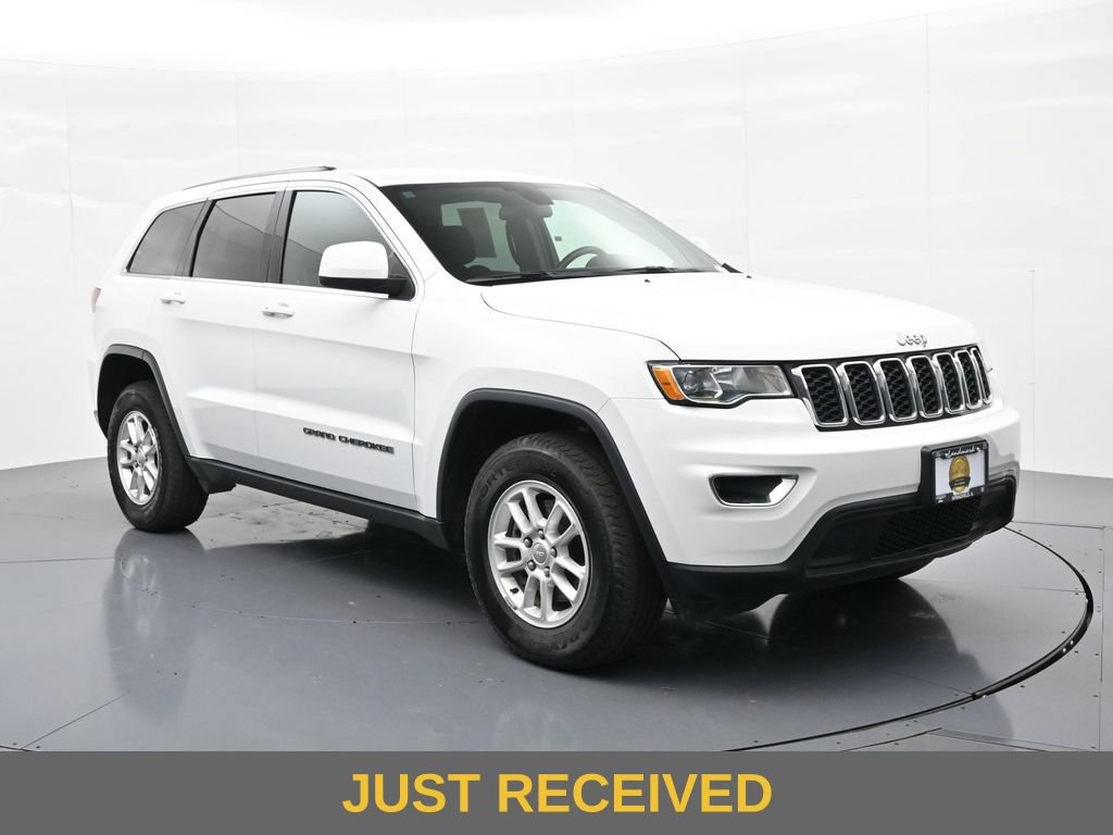 Used 2020 Jeep Grand Cherokee Laredo AWD/4WD image 4