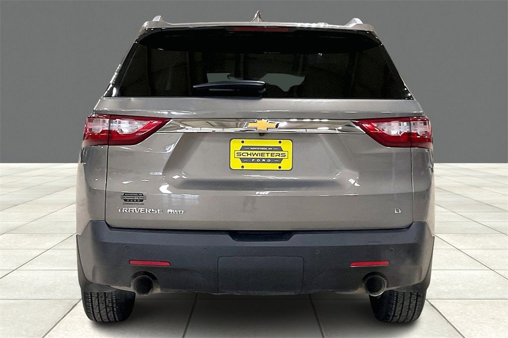 Used 2018 Chevrolet Traverse LT image 3