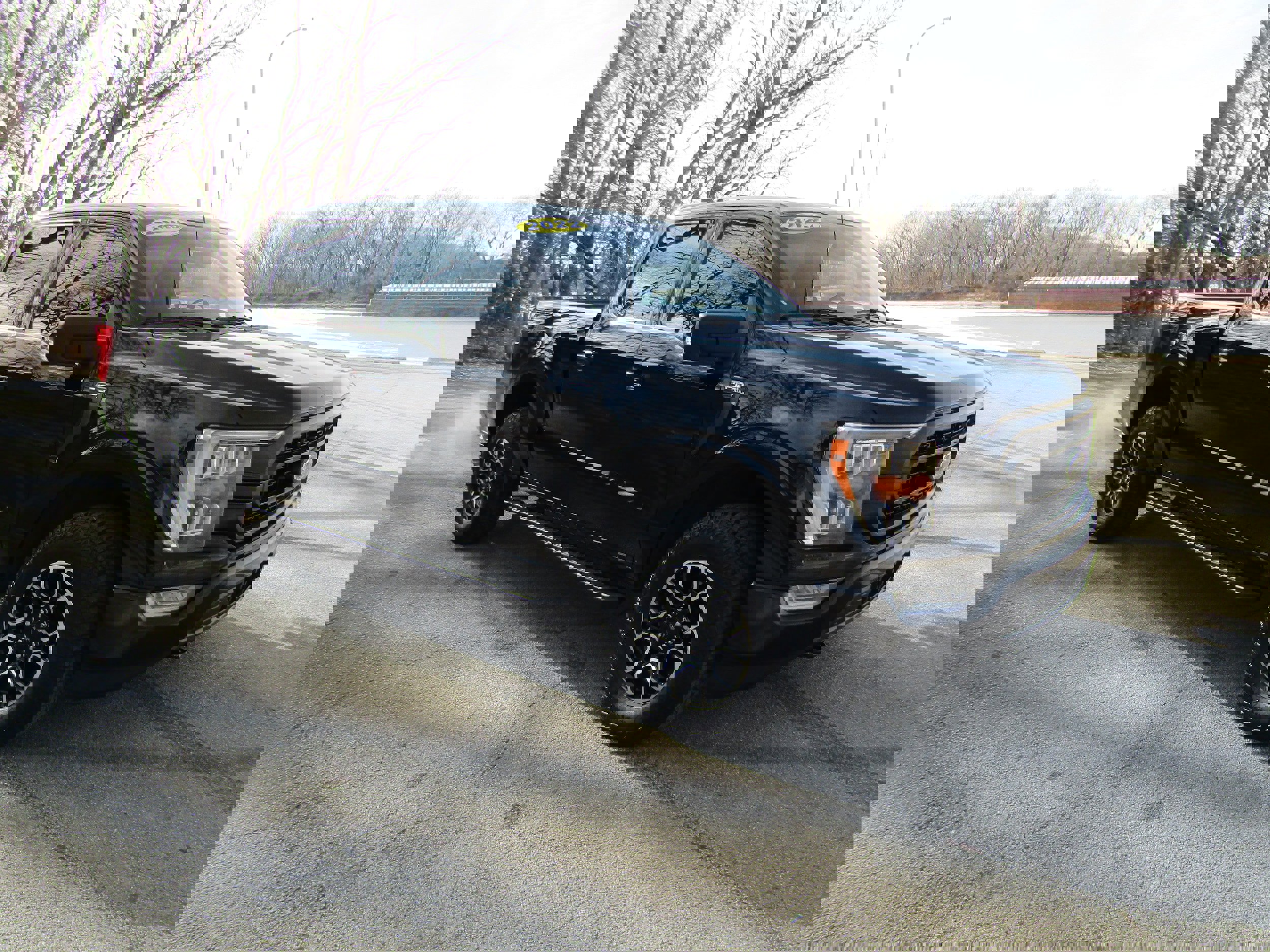 Certified 2022 Ford F150 XLT w/ Equipment Group 302A High image 6