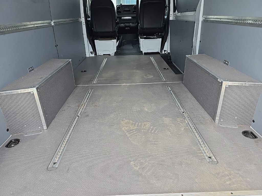 Used 2024 Mercedes-Benz Sprinter 2500 image 12