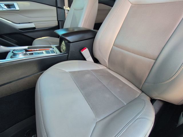 Certified 2022 Ford Explorer Limited w/ Equipment Group 301A image 10