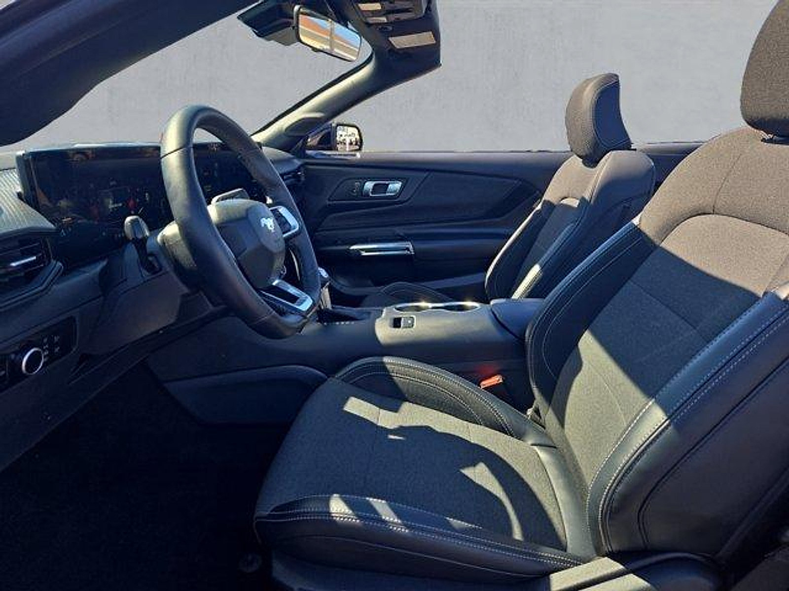 Certified 2025 Ford Mustang Convertible RWD image 11
