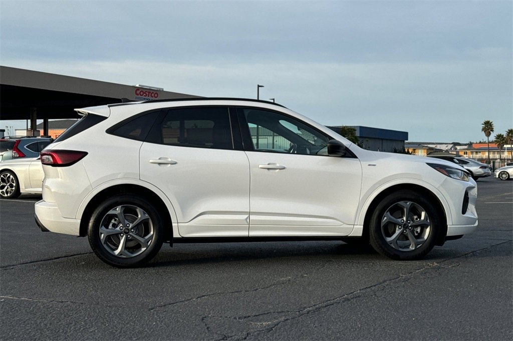 Certified 2023 Ford Escape ST-Line image 2