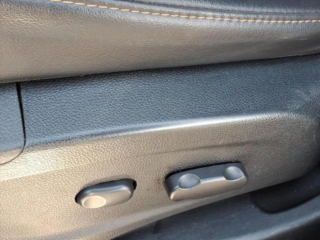 Used 2019 Chevrolet Trax LT w/ Redline Edition image 19