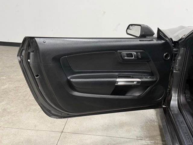 Certified 2019 Ford Mustang Coupe RWD image 13