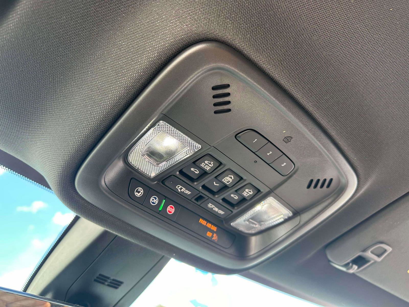 Used 2023 Chevrolet Traverse Premier w/ Redline Edition image 33