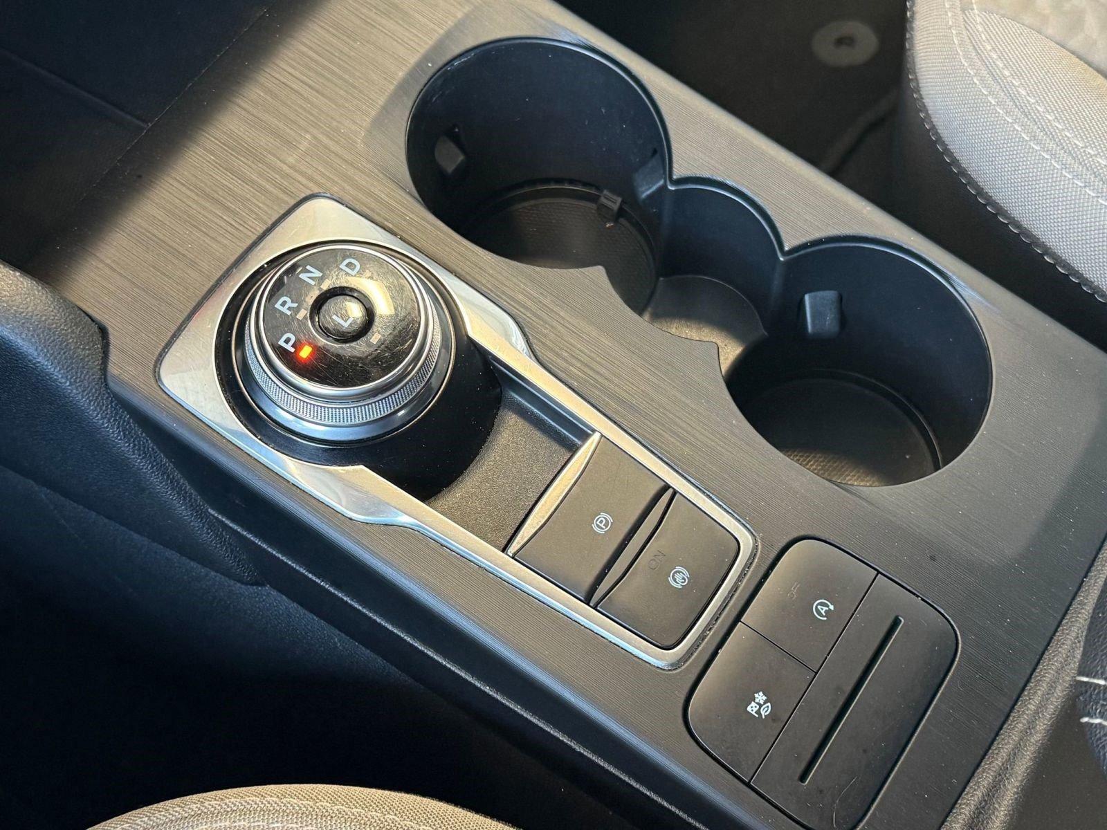 Certified 2020 Ford Escape SE image 18