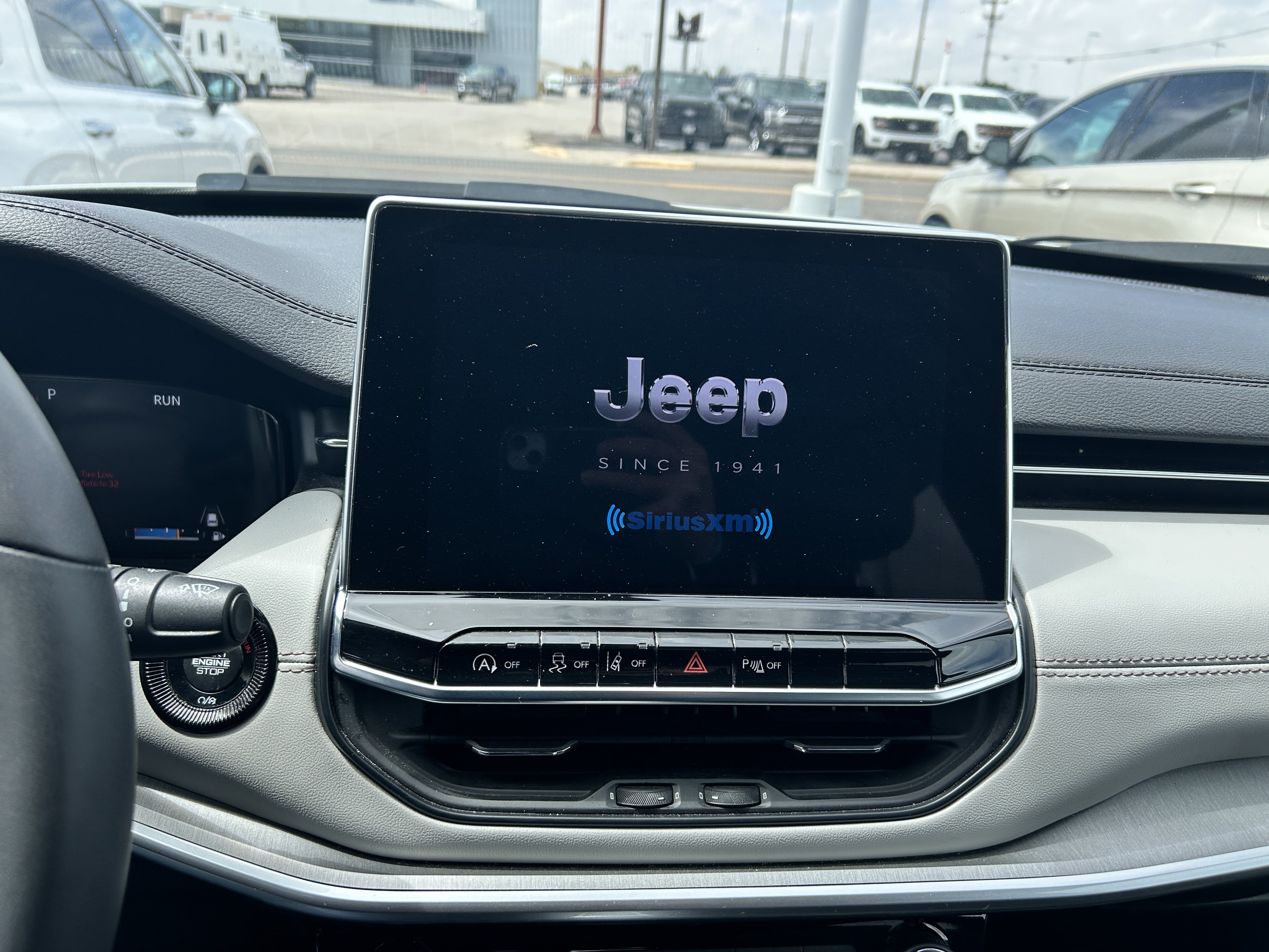 Used 2025 Jeep Compass Limited w/ Elite Group AWD/4WD image 16