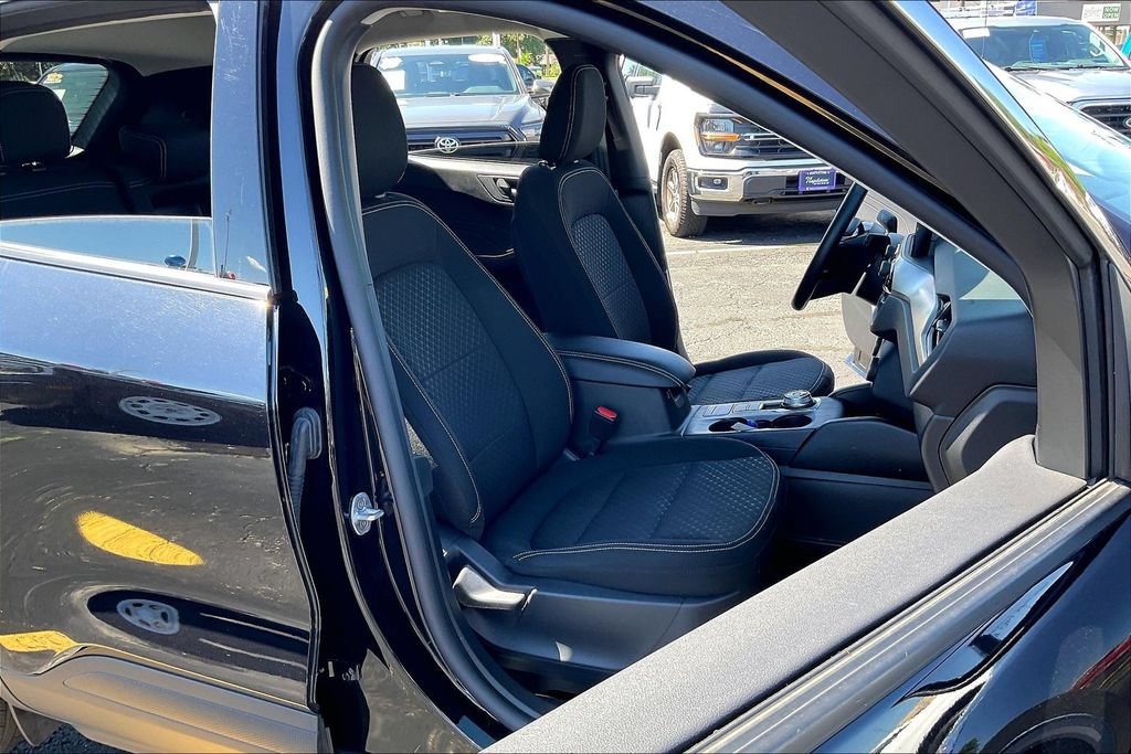 Certified 2024 Ford Escape Active AWD/4WD image 6