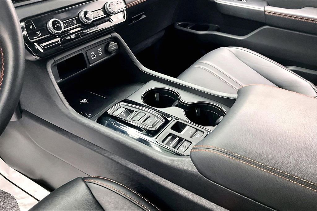 Used 2023 Honda Pilot TrailSport image 15