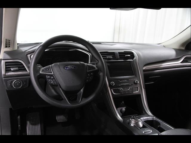 Certified 2020 Ford Fusion SE FWD image 6