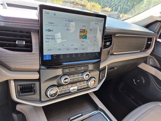 Certified 2024 Ford Expedition Limited AWD/4WD image 23