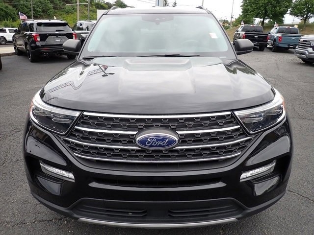 Certified 2023 Ford Explorer XLT w/ Equipment Group 202A image 8