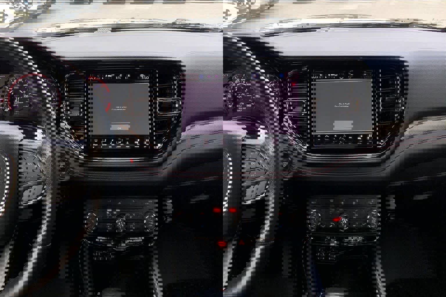 Used 2021 Dodge Durango R/T w/ Blacktop Package image 7