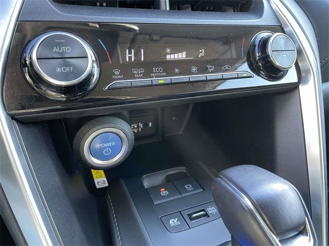 Used 2021 Toyota Venza LE image 24