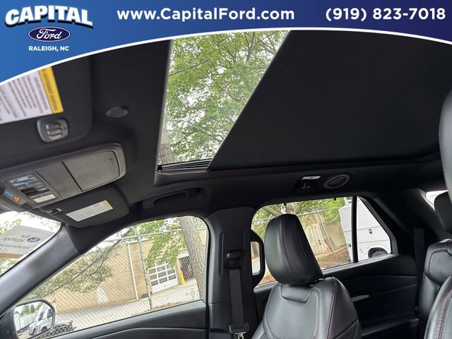 Certified 2025 Ford Explorer ST-Line w/ Premium Package AWD/4WD image 22