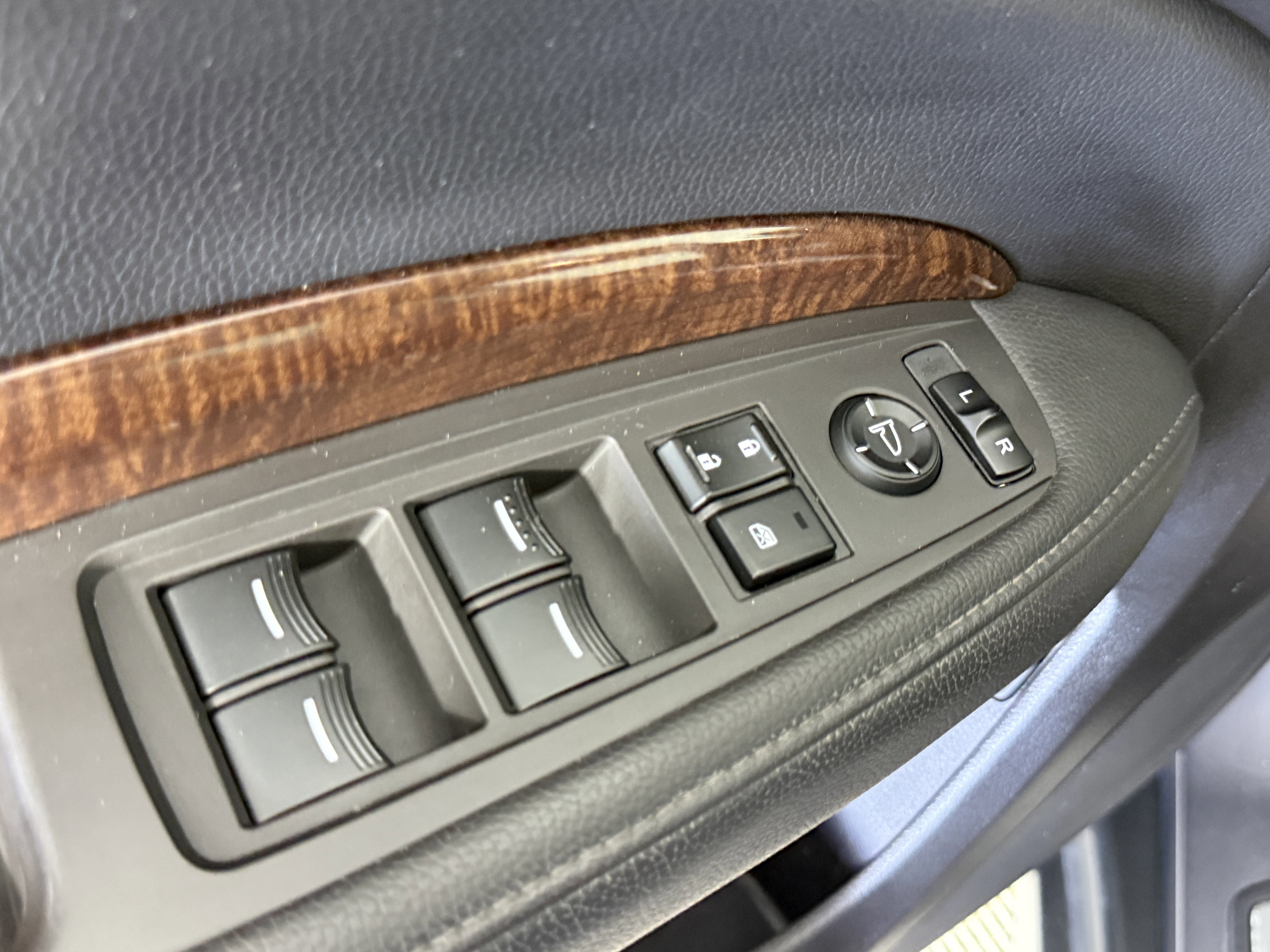 Used 2020 Acura MDX FWD image 17